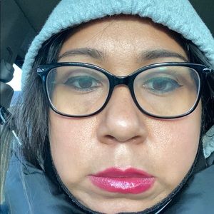 Meet your Posher, Alma